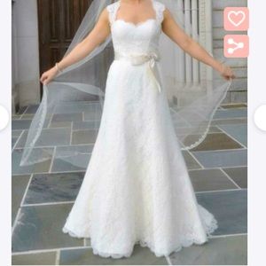 Paloma Blanca Lace Wedding Dress